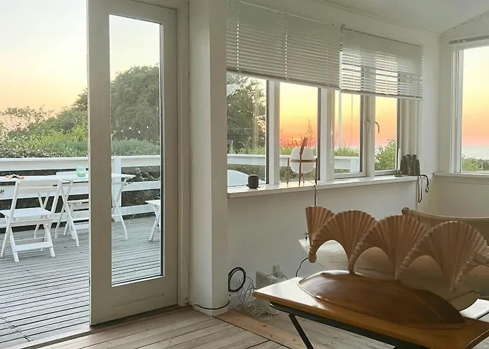 Hébergement de vacances Panoramic View And Artistic Charm In