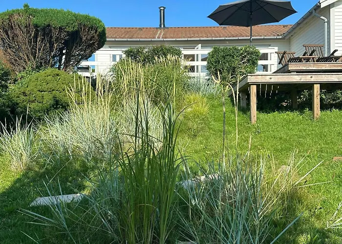 Hébergement de vacances Panoramic View And Artistic Charm In *